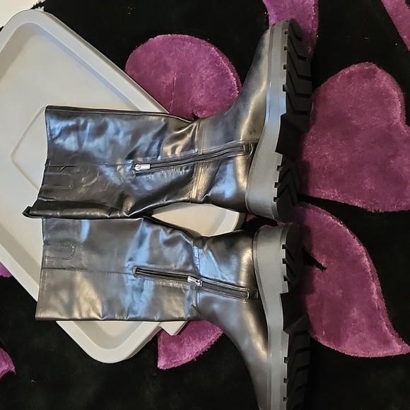 NWOT Women's size 8 Vince Camuto Nettrio Black Wedge Leather Boots - Picture 7 of 9